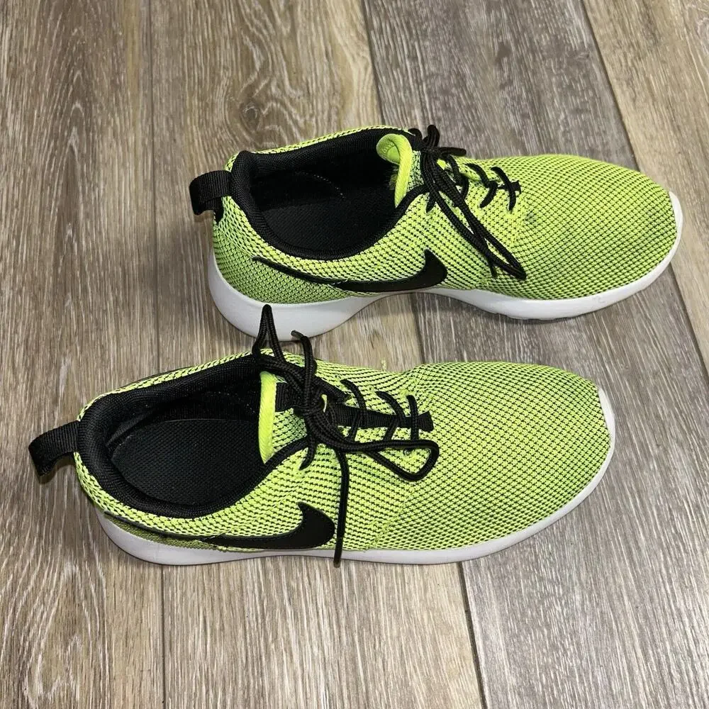 Nike Roshe One 599728-700 Youth US Size 5.5Y Green Black Running Sneaker Shoes